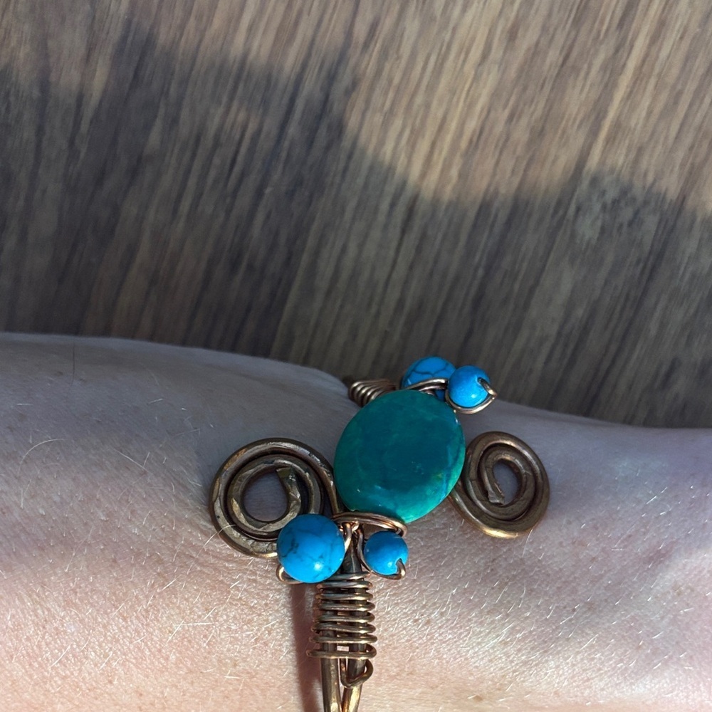 Bohemian and Chic Turquoise and Copper Wire Wrapped Bracelet - Picture 4 of 9